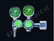 Double gauge oxygen regulator